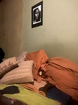 Snapshot of Moorella1 chatting on November 12, 2025, 5:35 pm Moorella1 online show from November 12, 2025, 5:35 pm