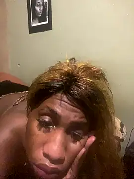 Snapshot of Moorella1 chatting on November 27, 2025, 12:35 am Moorella1 online show from November 27, 2025, 12:35 am