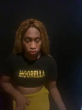 Snapshot of Moorella1 chatting on November 27, 2025, 1:35 pm Moorella1 online show from November 27, 2025, 1:35 pm