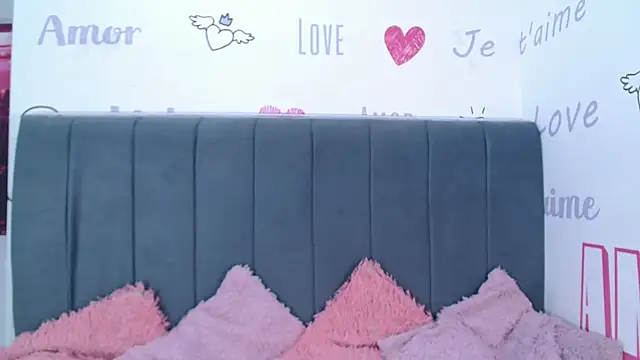 Snapshot of KittyBrookex chatting on November 17, 2025, 1:39 pm KittyBrookex online show from November 17, 2025, 1:39 pm