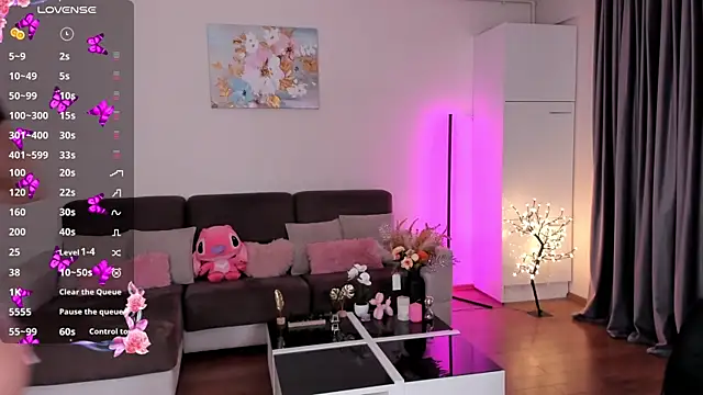 SweetAmeliaaa online show from July 3, 2026, 7:20 pm