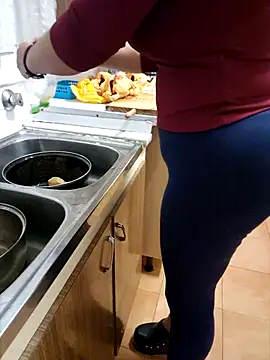 lamorbosa37 online show from October 9, 2025, 7:45 pm