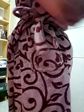 lamorbosa37 online show from March 5, 2026, 12:01 pm