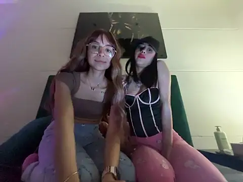 Snapshot of Tifannys chatting on March 4, 2025, 1:23 am Tifannys online show from March 4, 2025, 1:23 am