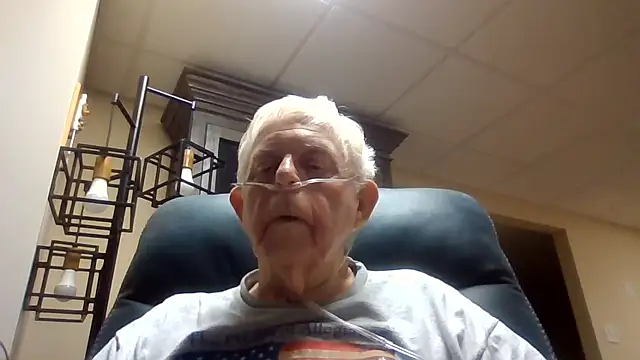 Snapshot of bootlegmanz chatting on June 20, 2026, 10:34 pm bootlegmanz online show from June 20, 2026, 10:34 pm