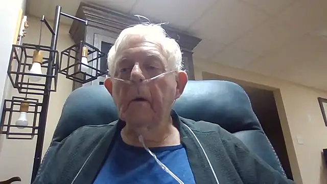 Snapshot of bootlegmanz chatting on July 2, 2026, 8:42 am bootlegmanz online show from July 2, 2026, 8:42 am