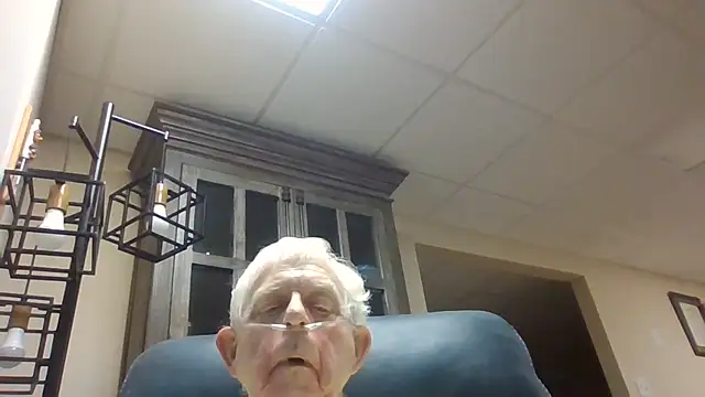 Snapshot of bootlegmanz chatting on July 3, 2026, 6:25 pm bootlegmanz online show from July 3, 2026, 6:25 pm