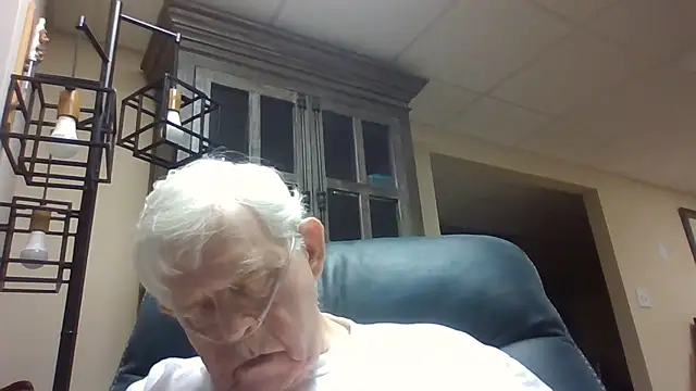 Snapshot of bootlegmanz chatting on July 6, 2026, 3:58 pm bootlegmanz online show from July 6, 2026, 3:58 pm