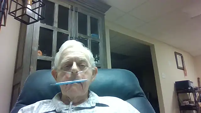 Snapshot of bootlegmanz chatting on July 7, 2026, 12:53 pm bootlegmanz online show from July 7, 2026, 12:53 pm