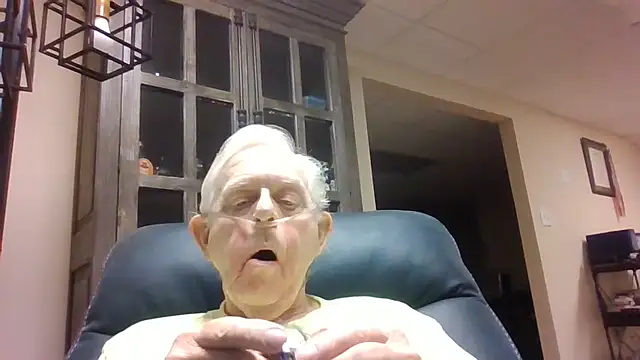 Snapshot of bootlegmanz chatting on July 12, 2026, 3:25 pm bootlegmanz online show from July 12, 2026, 3:25 pm