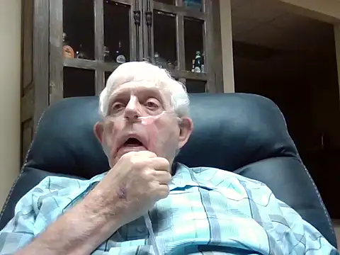 Snapshot of bootlegmanz chatting on July 15, 2026, 6:13 pm bootlegmanz online show from July 15, 2026, 6:13 pm
