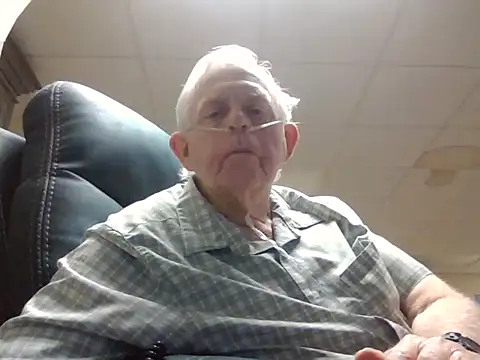 Snapshot of bootlegmanz chatting on July 28, 2026, 4:39 pm bootlegmanz online show from July 28, 2026, 4:39 pm