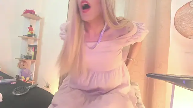 Snapshot of BarbieVenus chatting on March 1, 2026, 5:15 pm BarbieVenus online show from March 1, 2026, 5:15 pm