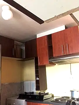 Snapshot of SmallGoodNutts chatting on November 9, 2025, 6:01 am SmallGoodNutts online show from November 9, 2025, 6:01 am