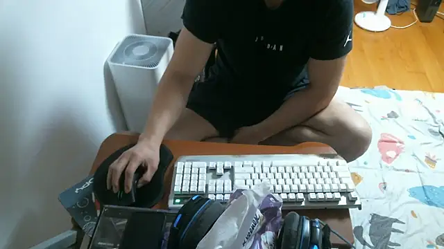 Stellan 0412 online show from February 17, 2026, 3:19 pm