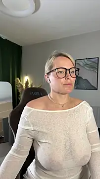 Charming Daphny online show from June 19, 2026, 6:40 am