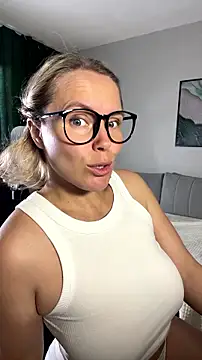 Charming Daphny online show from July 12, 2026, 7:32 am