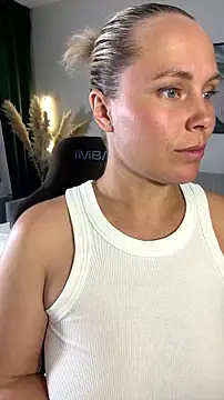 Charming Daphny online show from July 16, 2026, 11:05 am