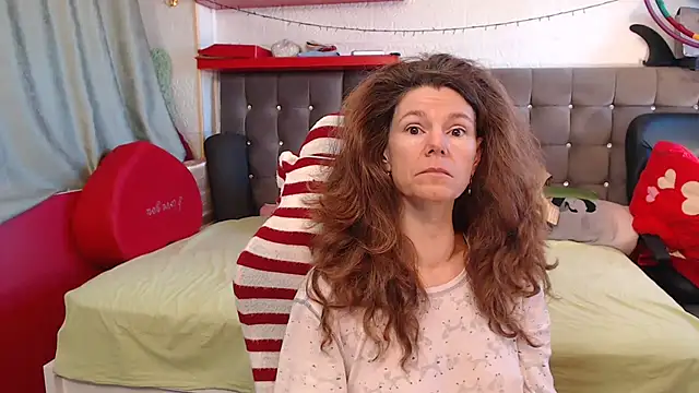 kellyterapy online show from November 24, 2025, 9:42 am