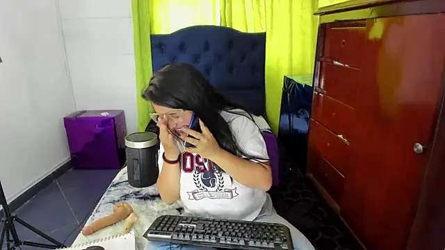 Snapshot of _Angelinaandrade_ chatting on January 31, 2025, 8:12 pm Angelinaandrade online show from January 31, 2025, 8:12 pm