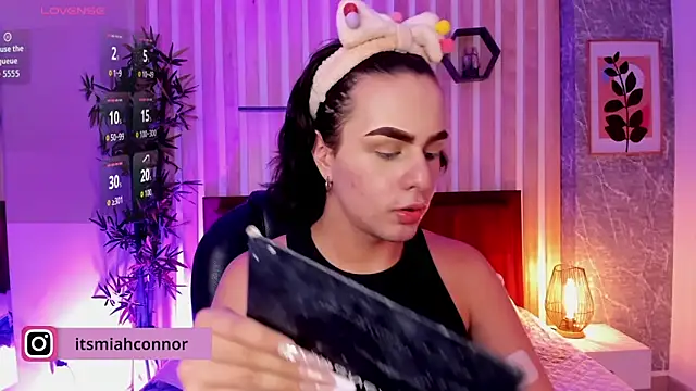 miah connor online show from November 16, 2025, 7:41 pm