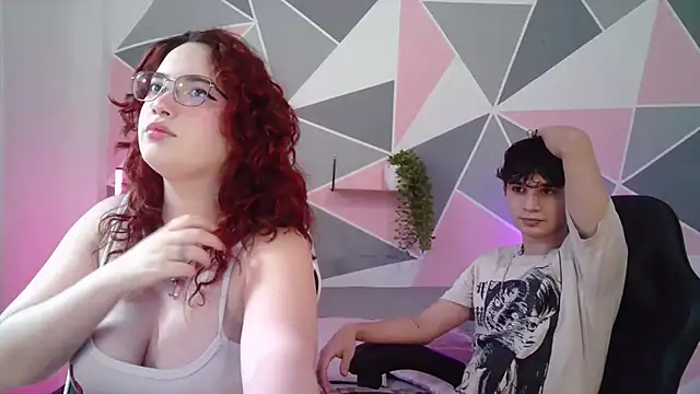 Snapshot of AndrewAnndCherry chatting on May 21, 2026, 9:33 pm AndrewAnndCherry online show from May 21, 2026, 9:33 pm
