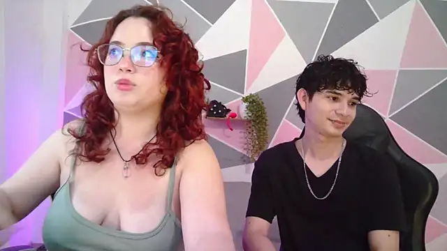 Snapshot of AndrewAnndCherry chatting on June 5, 2026, 9:31 pm AndrewAnndCherry online show from June 5, 2026, 9:31 pm