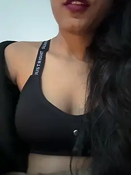 Hot Goldengirl online show from February 5, 2026, 8:24 pm