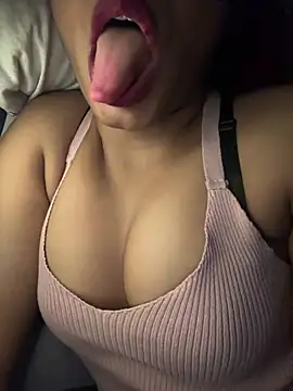 Hot Goldengirl online show from July 15, 2026, 10:26 pm