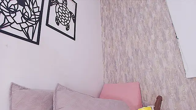 Snapshot of Brandhy_v chatting on September 20, 2025, 12:06 pm Brandhy v online show from September 20, 2025, 12:06 pm