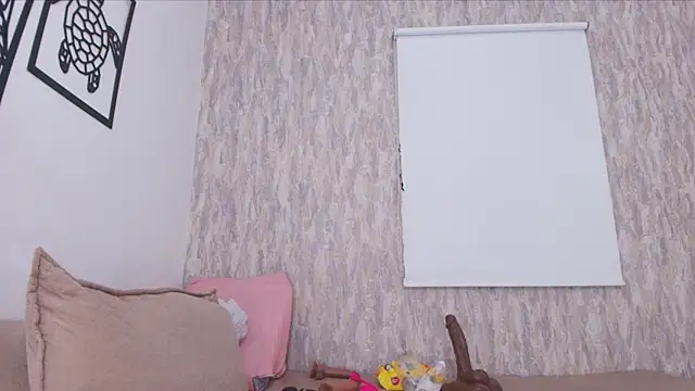 Snapshot of Brandhy_v chatting on October 7, 2025, 12:24 pm Brandhy v online show from October 7, 2025, 12:24 pm