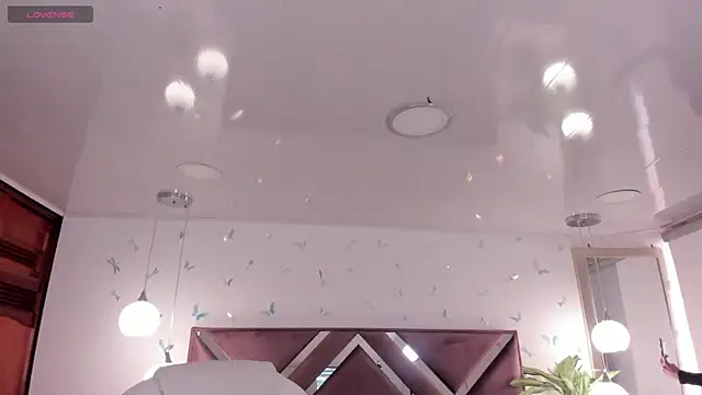 Snapshot of _Antonnela_ chatting on November 25, 2025, 2:17 pm Antonnela online show from November 25, 2025, 2:17 pm