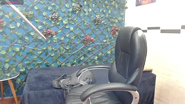 Waturox online show from February 7, 2025, 8:53 pm