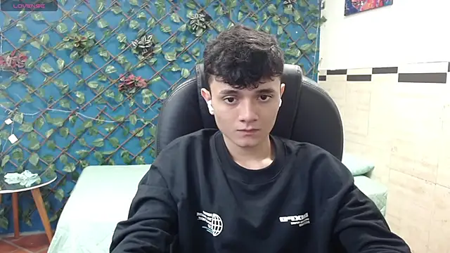 Waturox online show from February 14, 2025, 7:12 pm