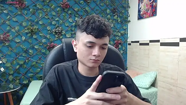 Waturox online show from February 21, 2025, 7:32 pm