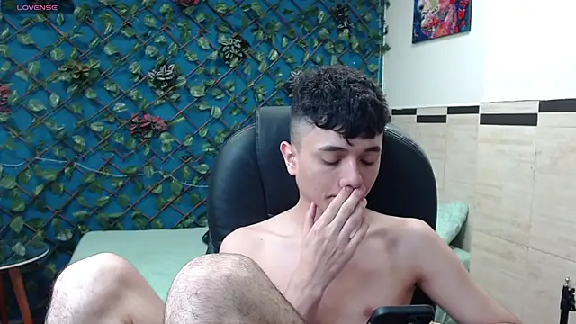 Waturox online show from February 21, 2025, 10:37 pm