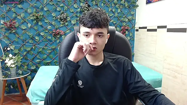 Waturox online show from March 4, 2025, 7:22 pm