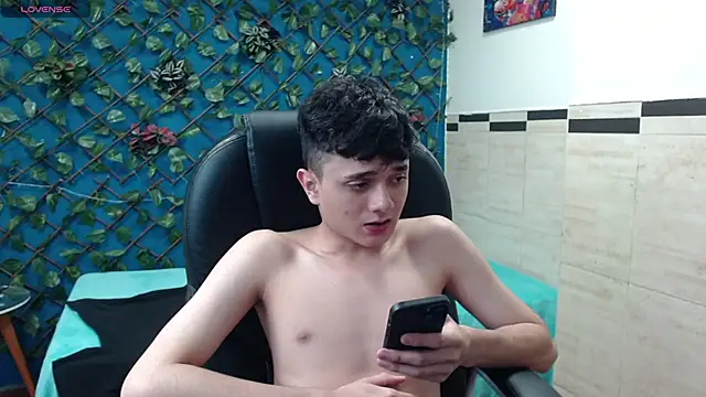 Waturox online show from March 21, 2025, 10:17 pm