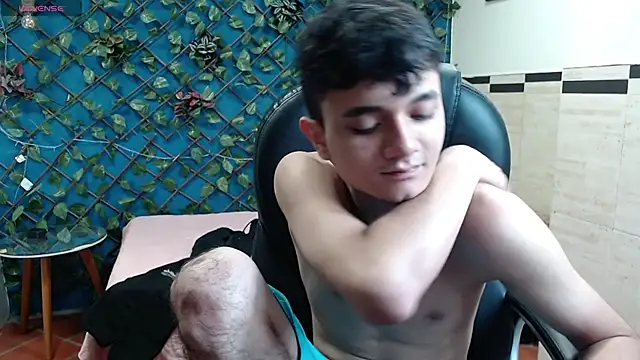 Waturox online show from November 11, 2025, 7:14 pm