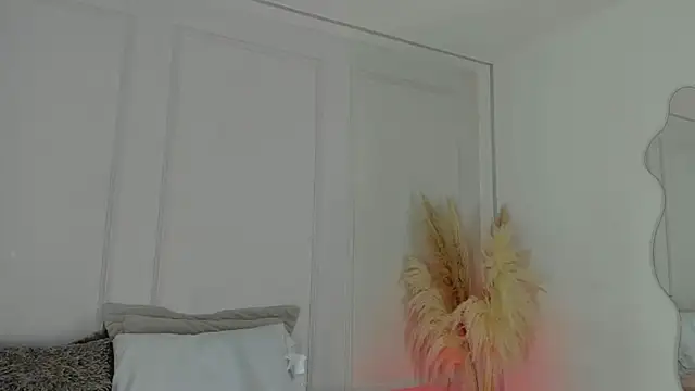 Snapshot of Mariapettit chatting on June 10, 2026, 4:34 am Mariapettit online show from June 10, 2026, 4:34 am