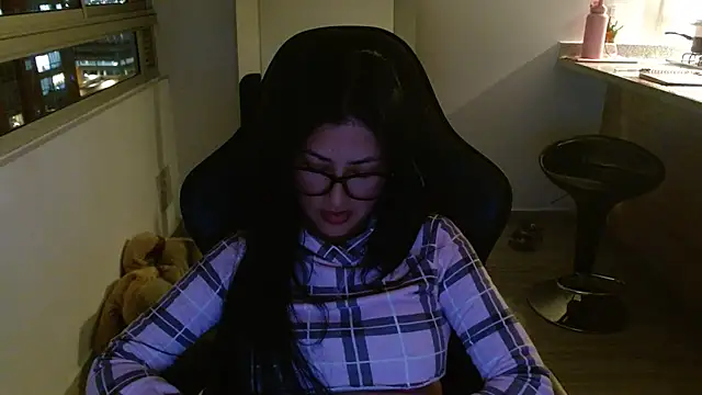 Charlotte cute18 online show from December 5, 2025, 1:14 am