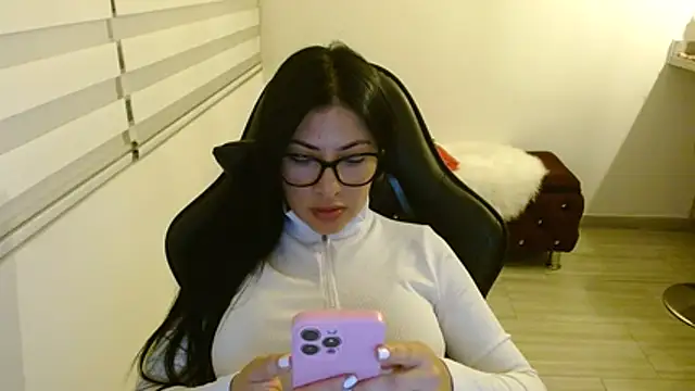 Charlotte cute18 online show from May 5, 2026, 2:19 am