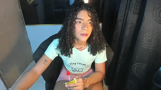 naomiwildburn online show from June 12, 2026, 7:35 pm
