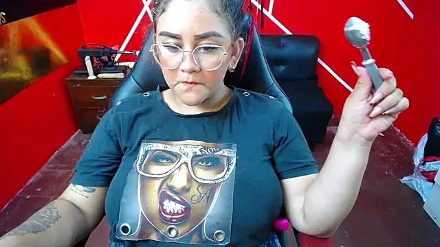 loly bigbooty4u online show from December 14, 2025, 8:24 pm