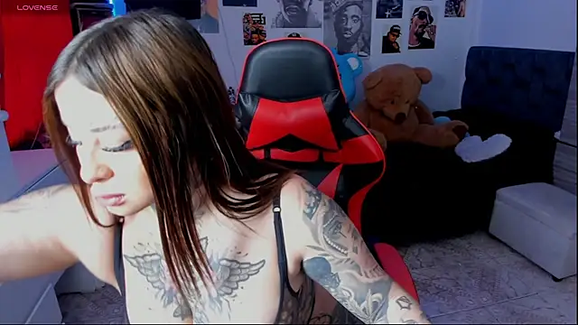 Erika Montoya online show from September 15, 2025, 1:33 pm