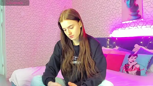 Snapshot of Stacey_Brown chatting on December 17, 2024, 1:50 am Stacey Brown online show from December 17, 2024, 1:50 am