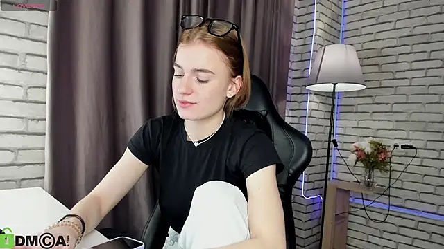 Stacey Brown online show from February 2, 2026, 12:20 am