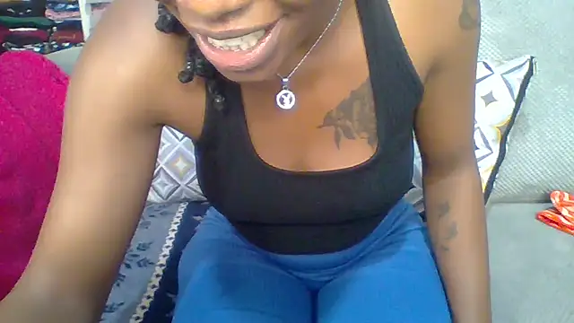 Snapshot of Petite_254 chatting on October 14, 2025, 9:54 am Petite 254 online show from October 14, 2025, 9:54 am