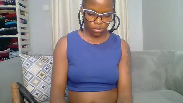 Petite 254 online show from April 7, 2026, 8:15 am