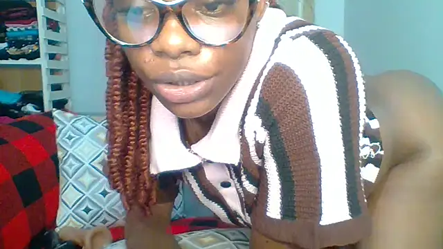 Snapshot of Petite_254 chatting on May 7, 2026, 11:32 pm Petite 254 online show from May 7, 2026, 11:32 pm